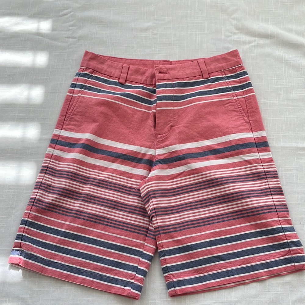 Vineyard Vines Boys Shorts. Size 18. Red, white and blue stripes.